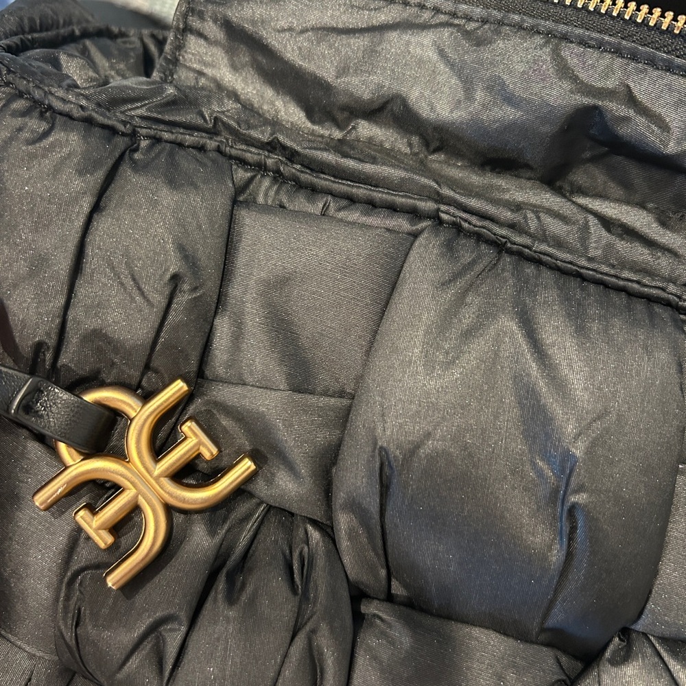 Elcie Woven Messenger Bag
Sam Edelman Color Black - Picture 4 of 6